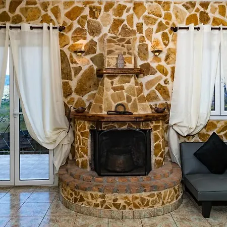Anne Marie Villa